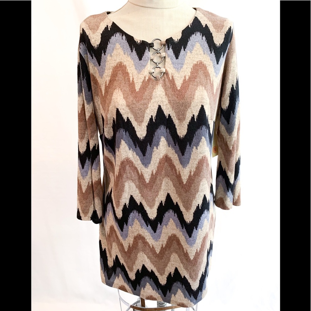 Tacera tunic chevron design NWT